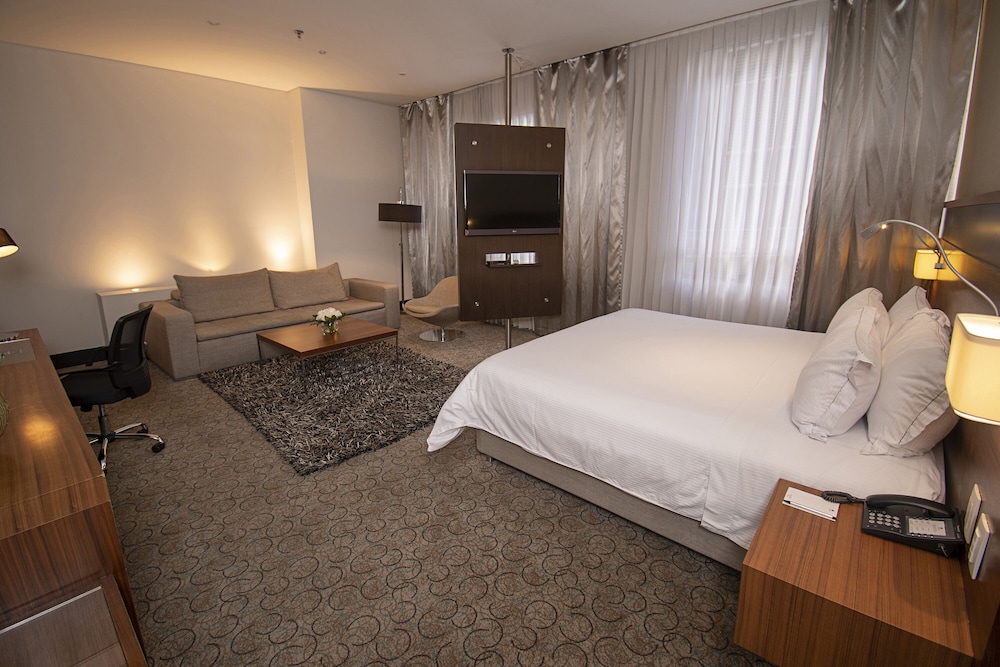 JUNIOR SUITE, DELUXE, KING BED
