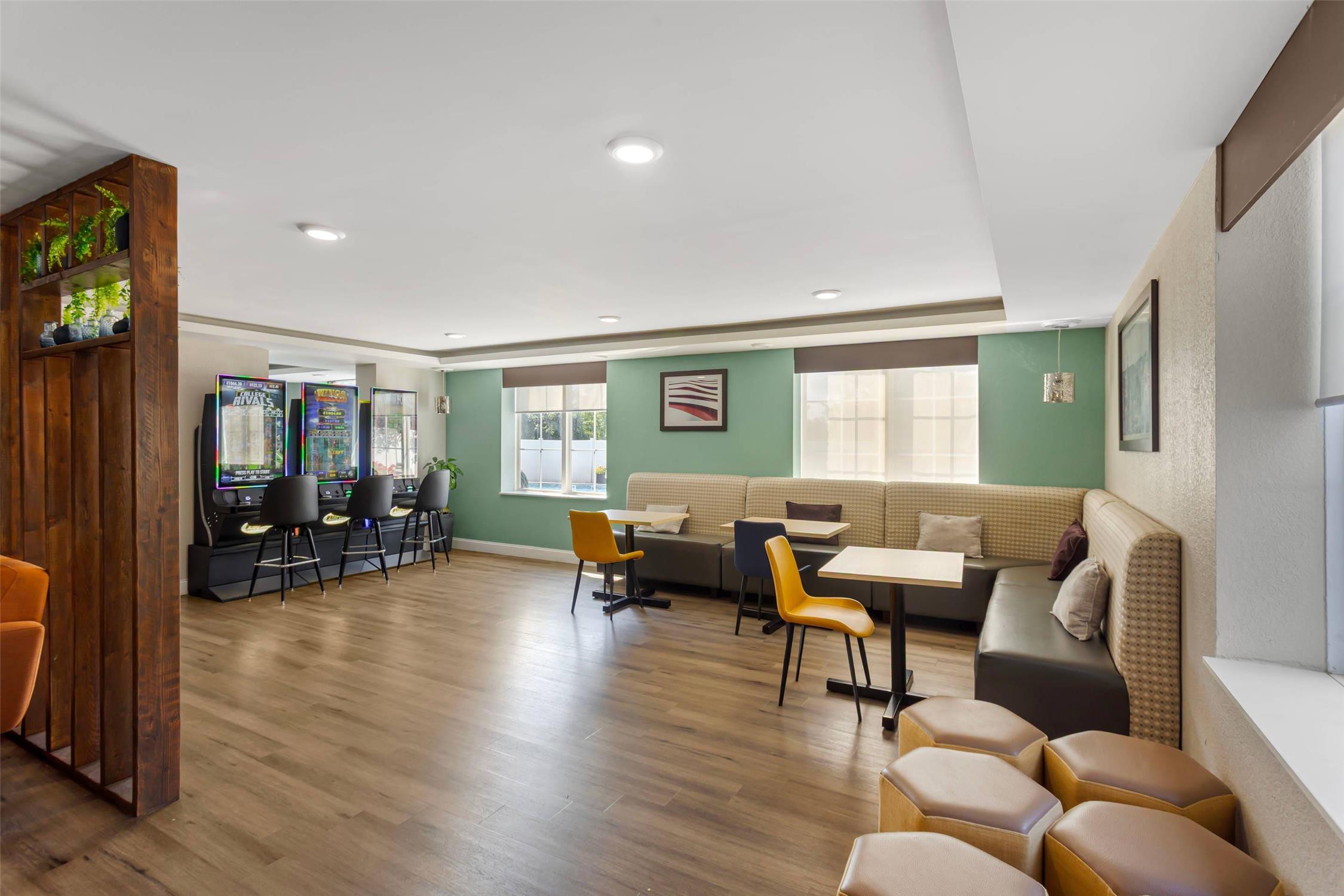 Comfort Inn & Suites Pottstown Eastern Gateway 15/22
