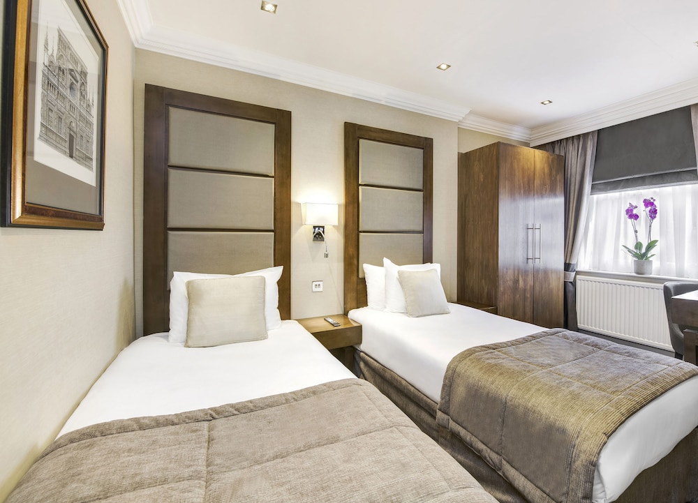 Langham Court Hotel 20/69