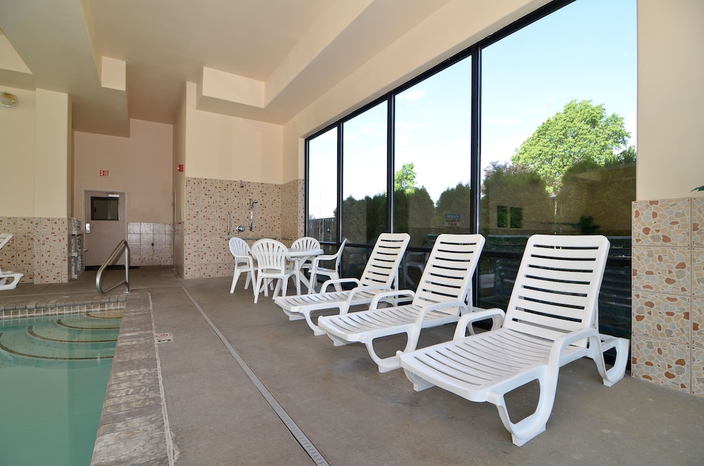 Best Western Plus Battle Ground Inn & Suites 34/36