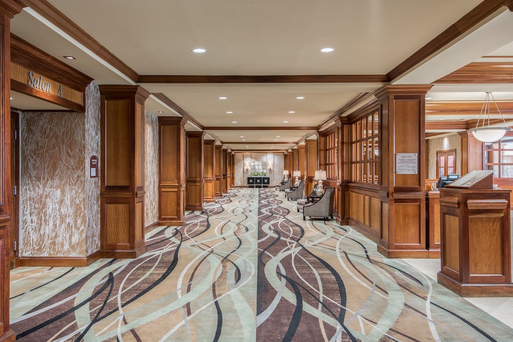 Crowne Plaza Hotel Knoxville Downtown University 54/81