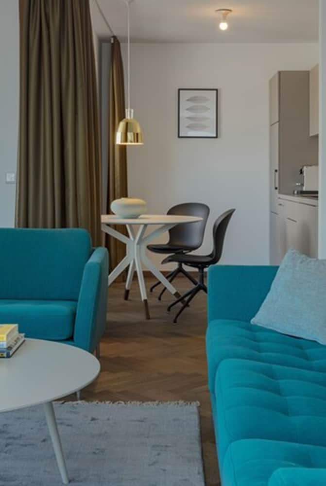 Dd Suites Serviced Apartments 16/35