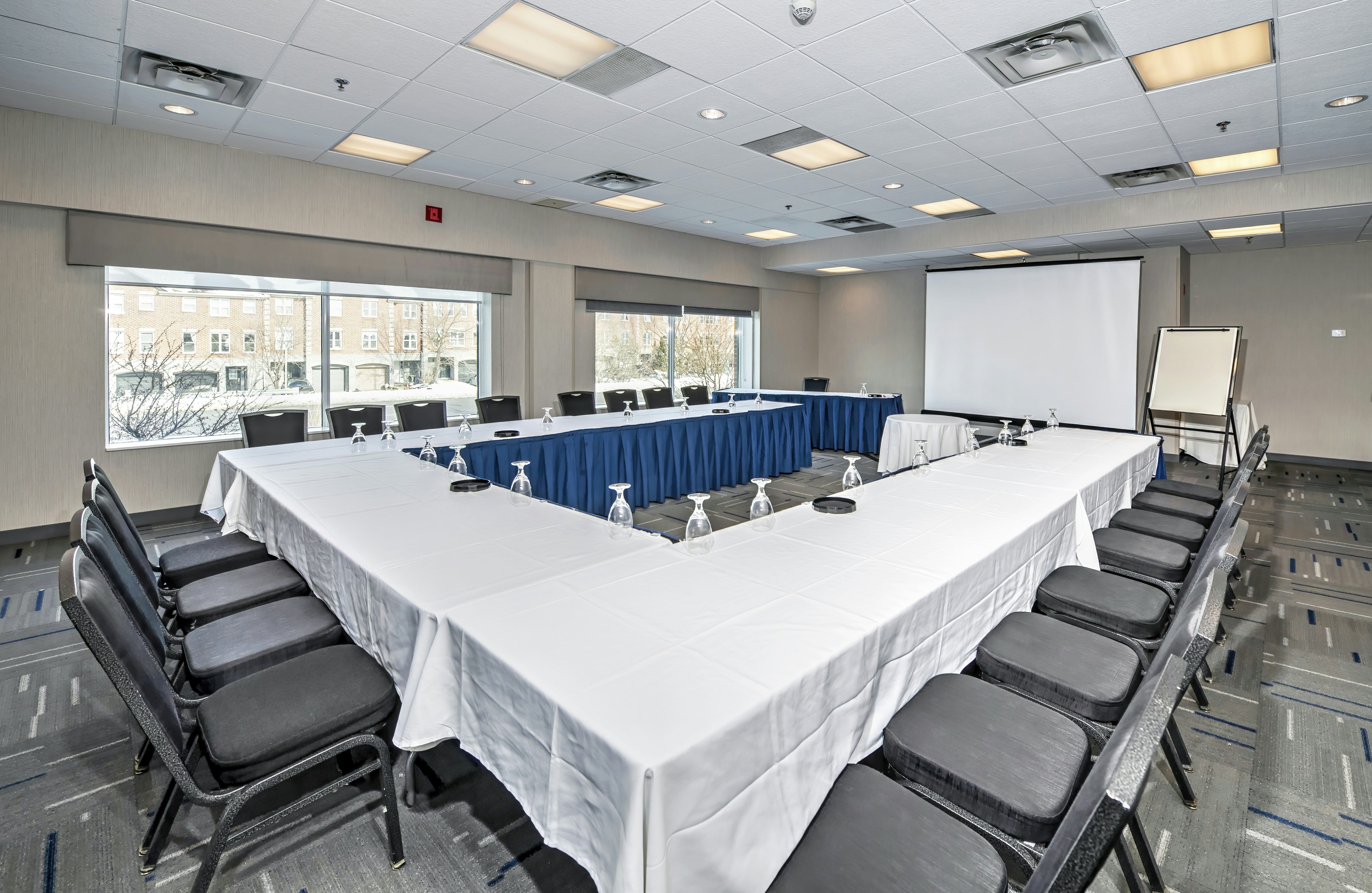 Hampton Inn By Hilton Ottawa 34/38
