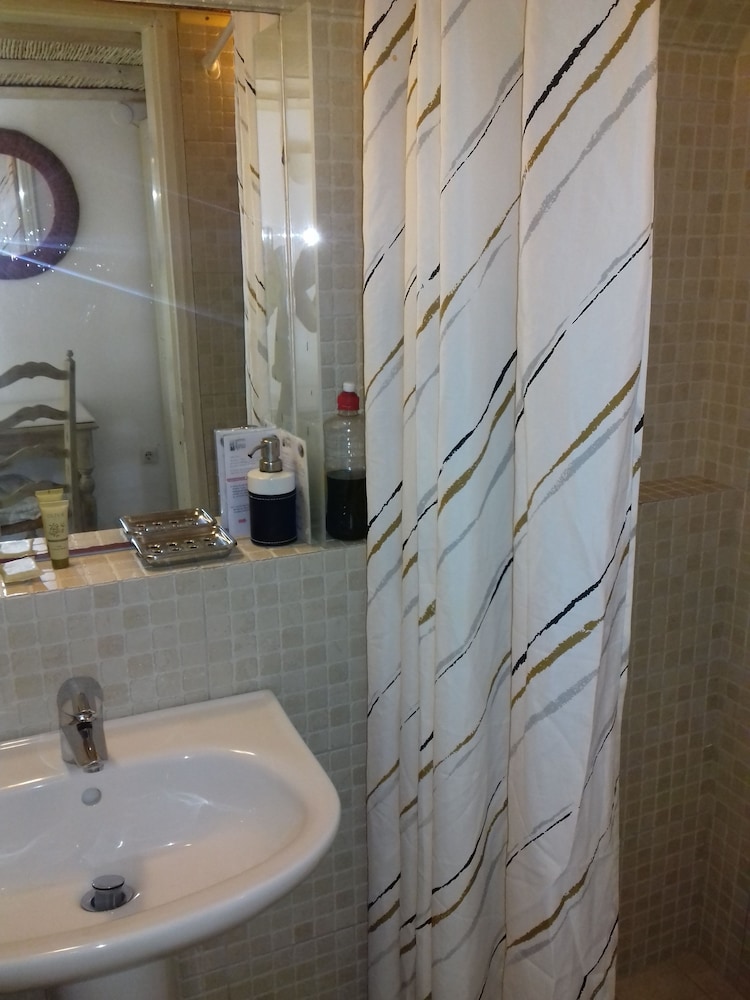 Rania Apartments Studios & Suites 45/50