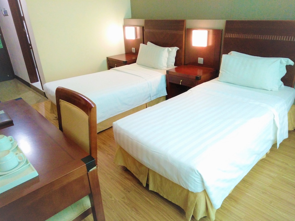 CELYN HOTEL CITY MALL 11/37