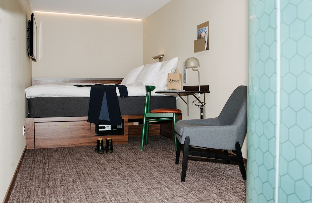 Best Western And Hotel 39/42