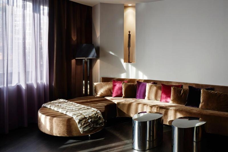 Petite, King Bed, Queen Bed