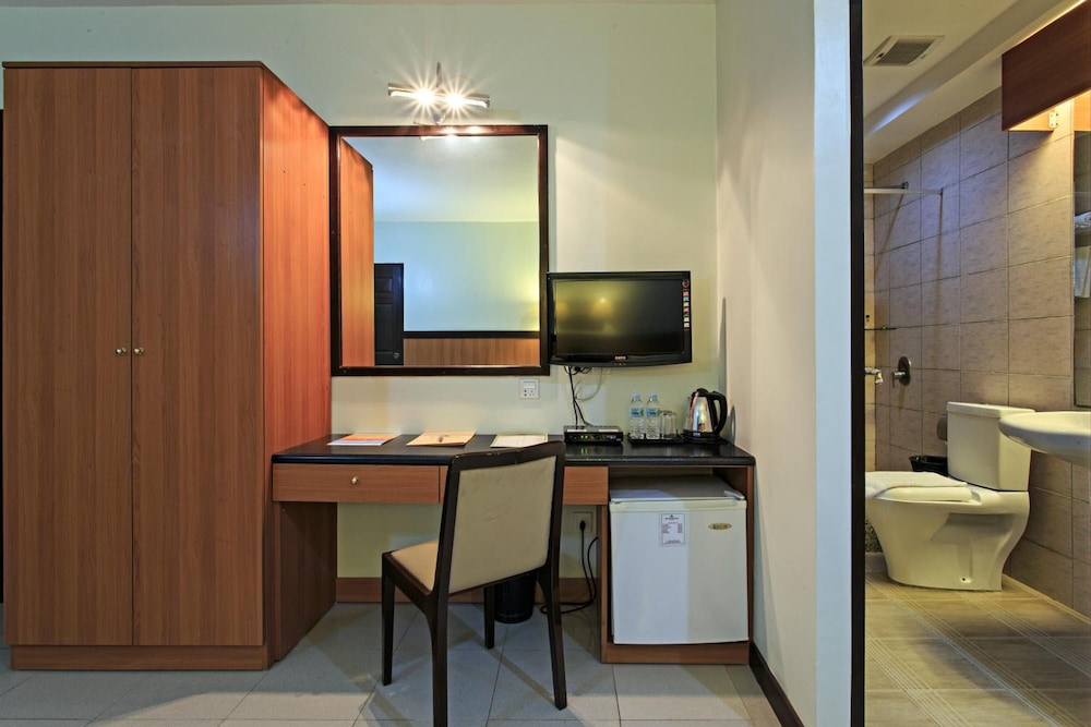 The Orchard Cebu Hotel & Suites 24/54