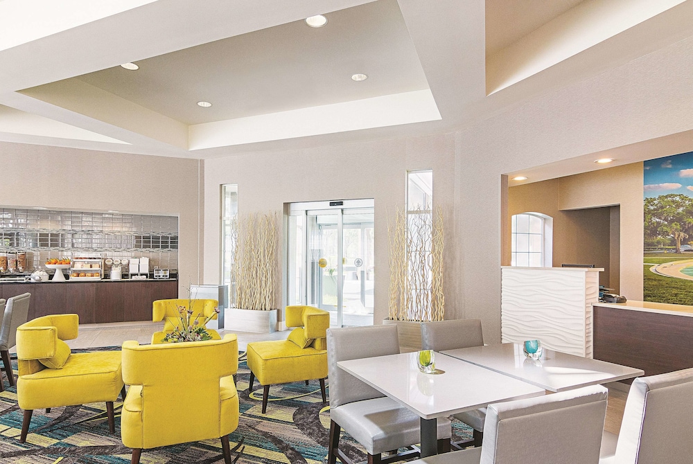 La Quinta Inn Suites By Wyndham Orlando Ucf 35/45