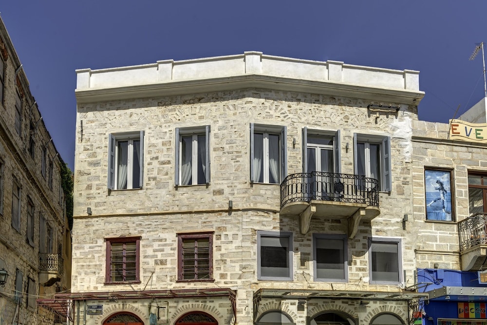 1844 Suites 5/61
