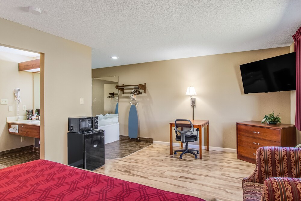 Econo Lodge Shelbyville KY 25/30