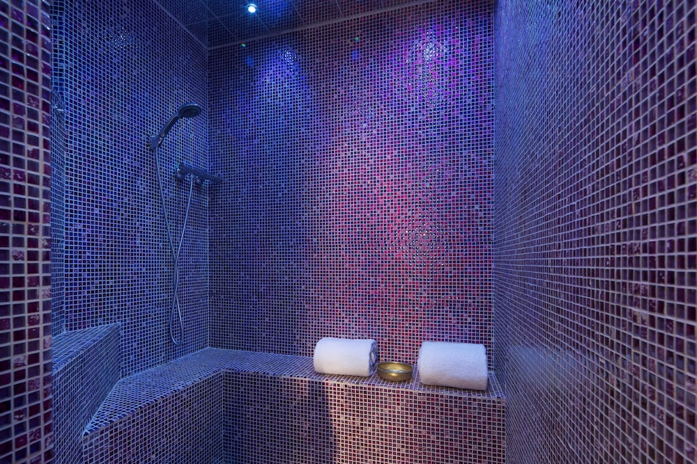 Hotel Spa de Latour Maubourg 70/70