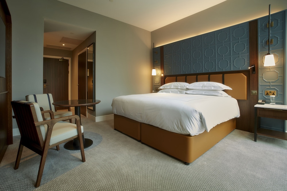 ROOM, DOUBLE BED