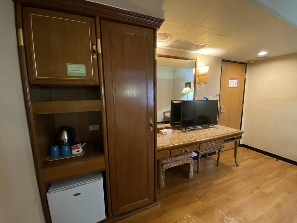 TAPENG BAY HOLIDAY HOTEL 8/52