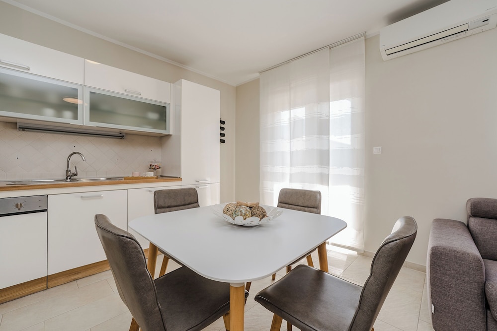 Apartments Villa Karla 37/50