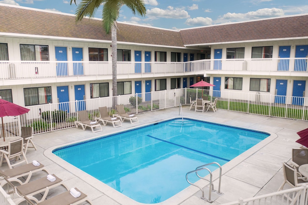 Motel6 Pismo Beach, CA 6/61