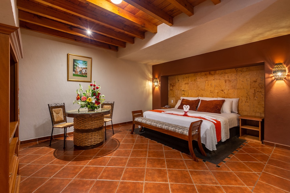 Hotel La Parroquia 28/82