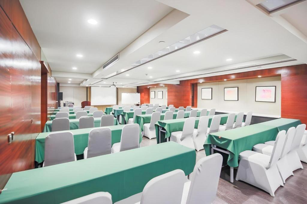 Jinjiang Inn Shanghai New Hongqiao 40/44
