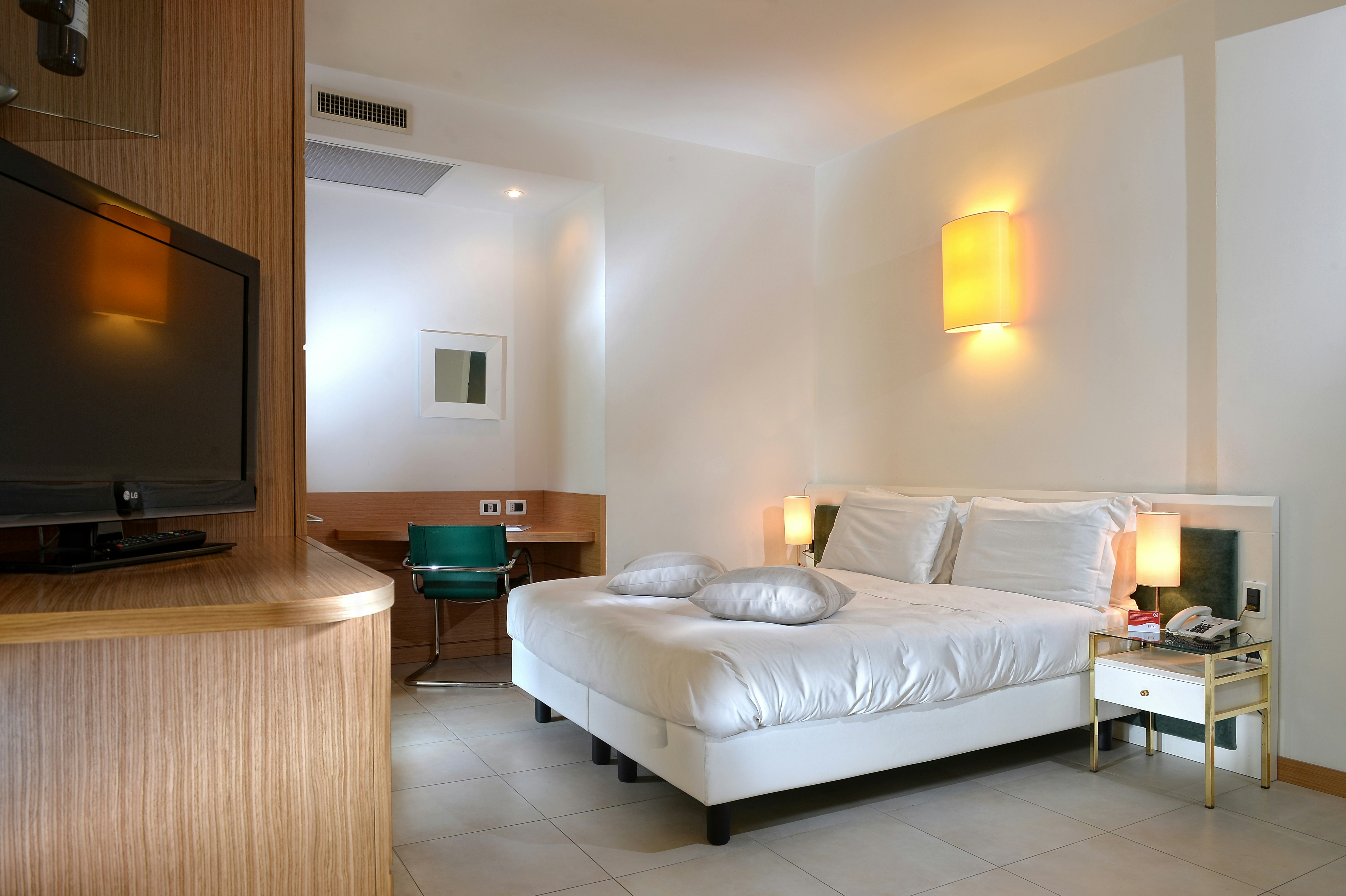 ELITE HOTEL RESIDENCE 14/69