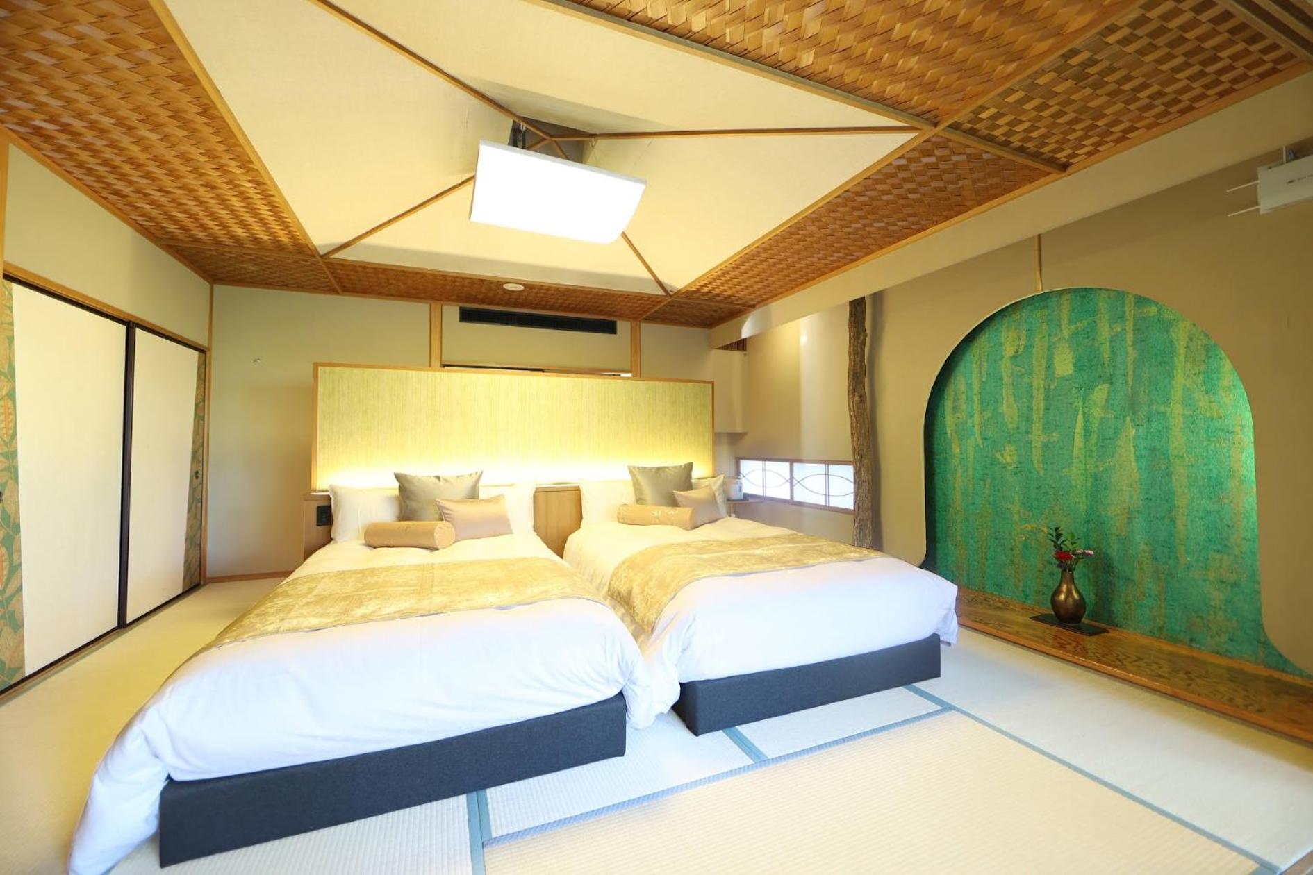 Standard, Twin Beds