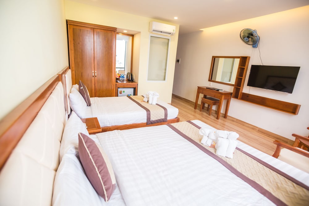Dana Sailing Hotel 8/41