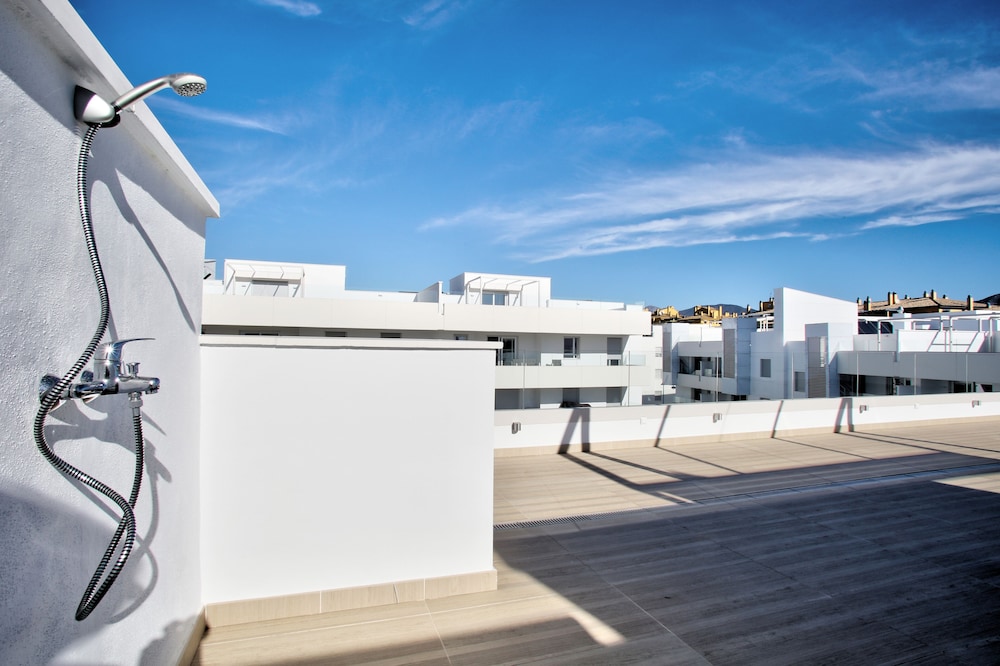 Aqua Apartments Marbella 76/80