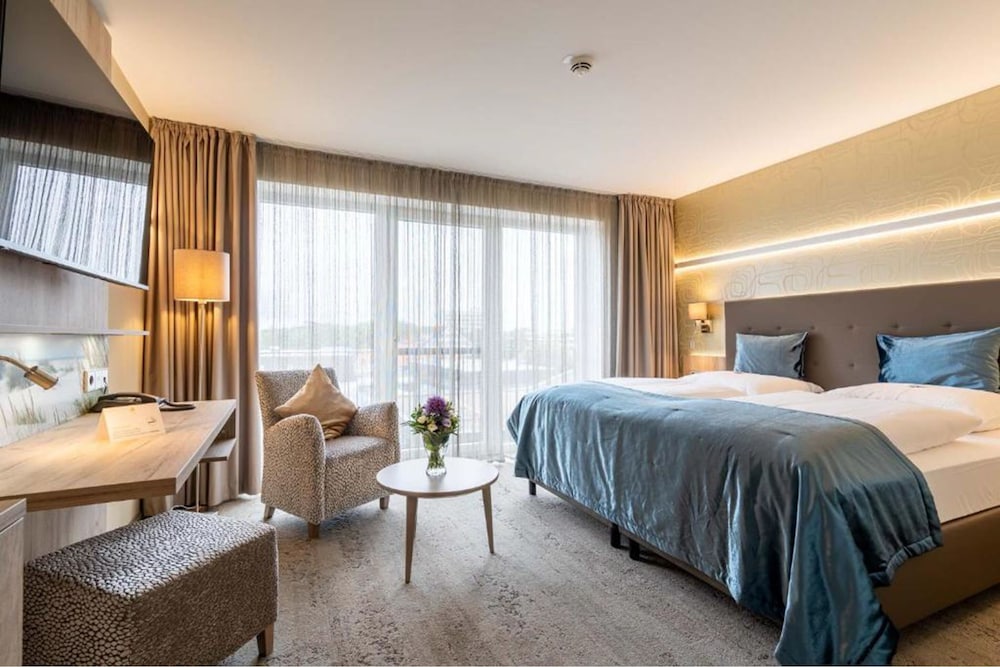 Ambassador Hotel Spa 16/50