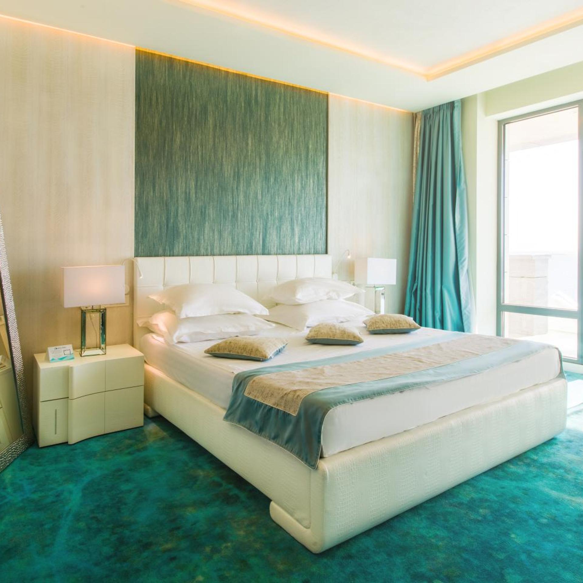 Sky, Suite, Sea View