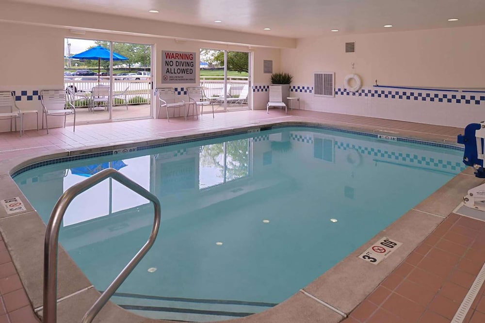 Baymont by Wyndham St. Charles 11/20