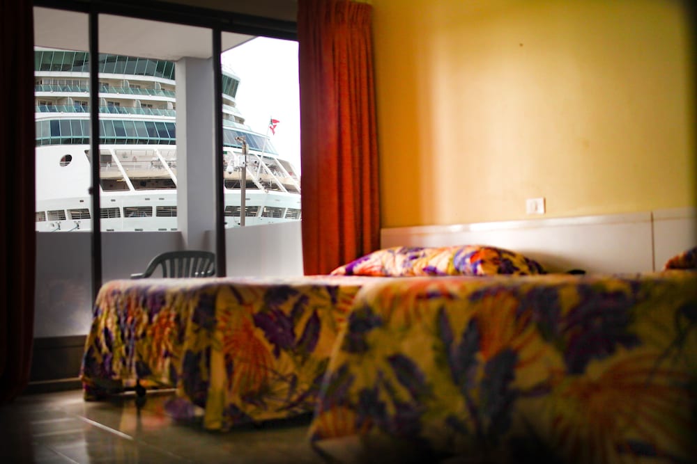 HERITAGE HOTEL 23/46