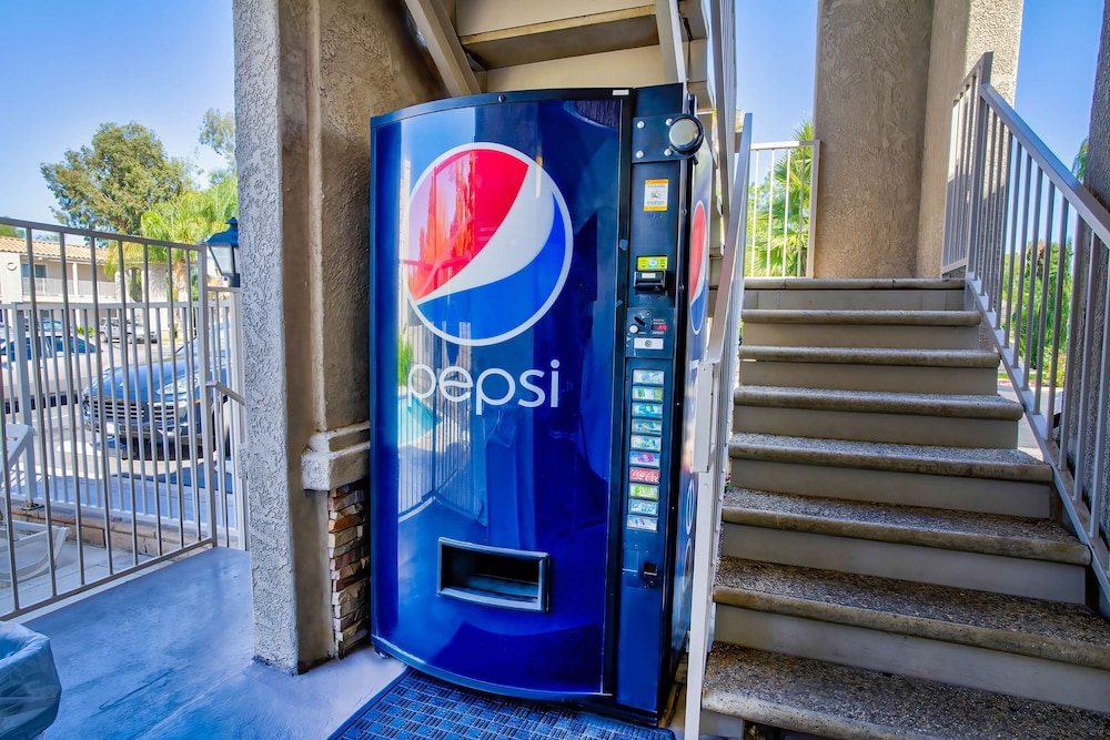 Motel6 Menifee, CA 49/71