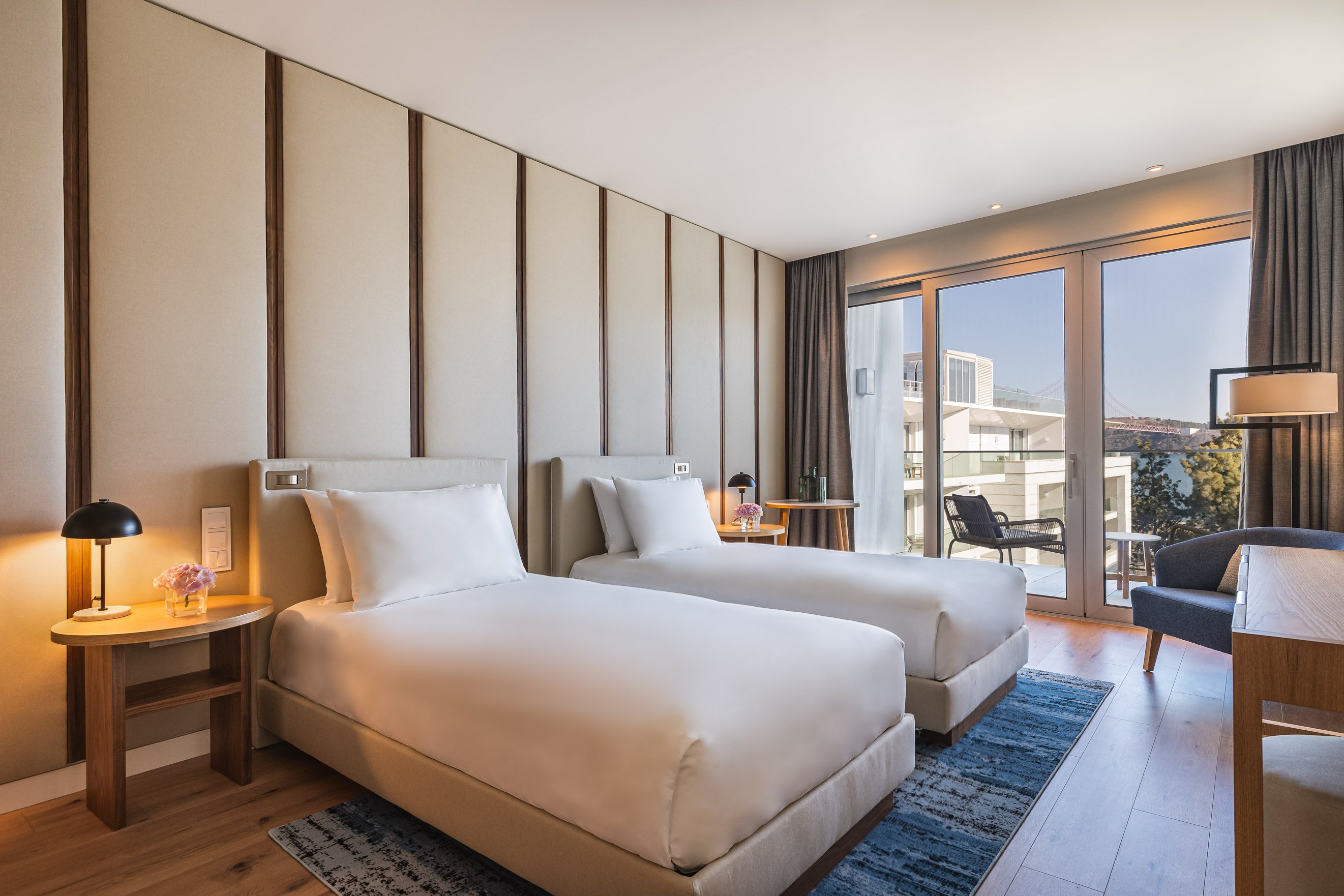 غرفة بسريرين منفصلين بإطلالة على النهر، Hyatt Regency Lisbon 3/8