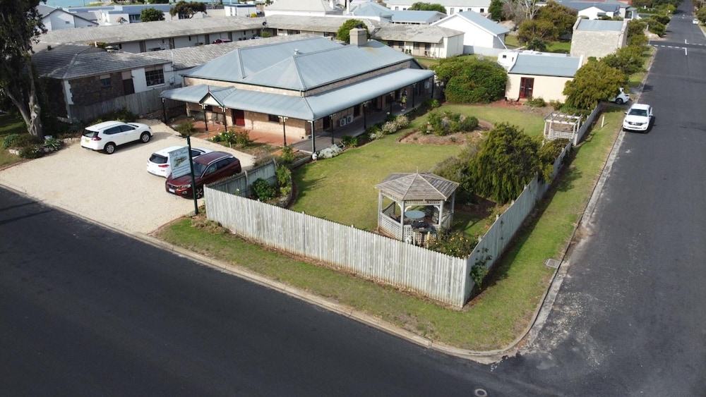 Robe House B&B 31/33
