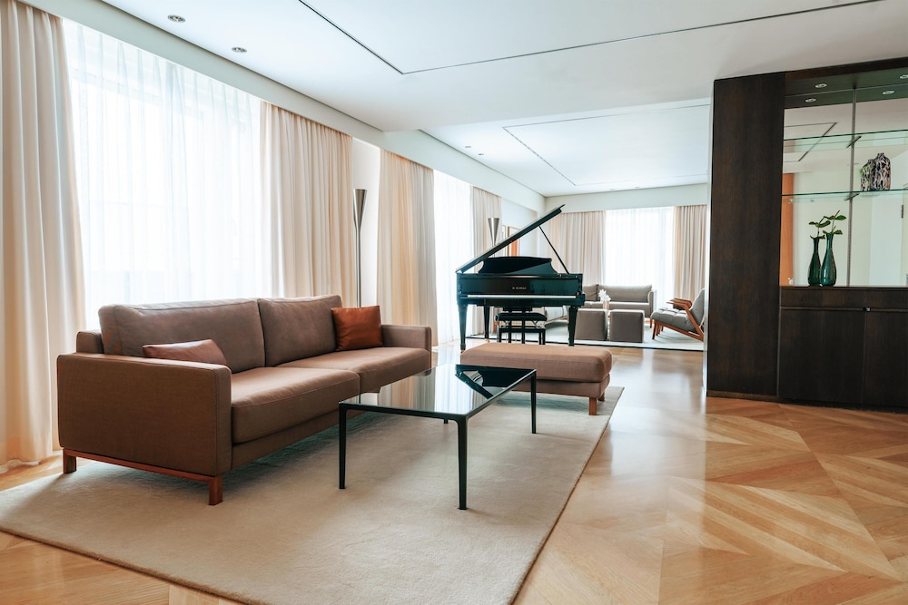 GRAND HYATT BERLIN 59/80