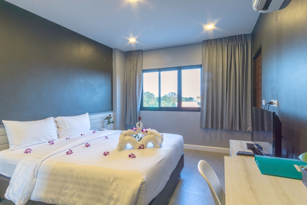 C Cha-Am Hotel 51/68