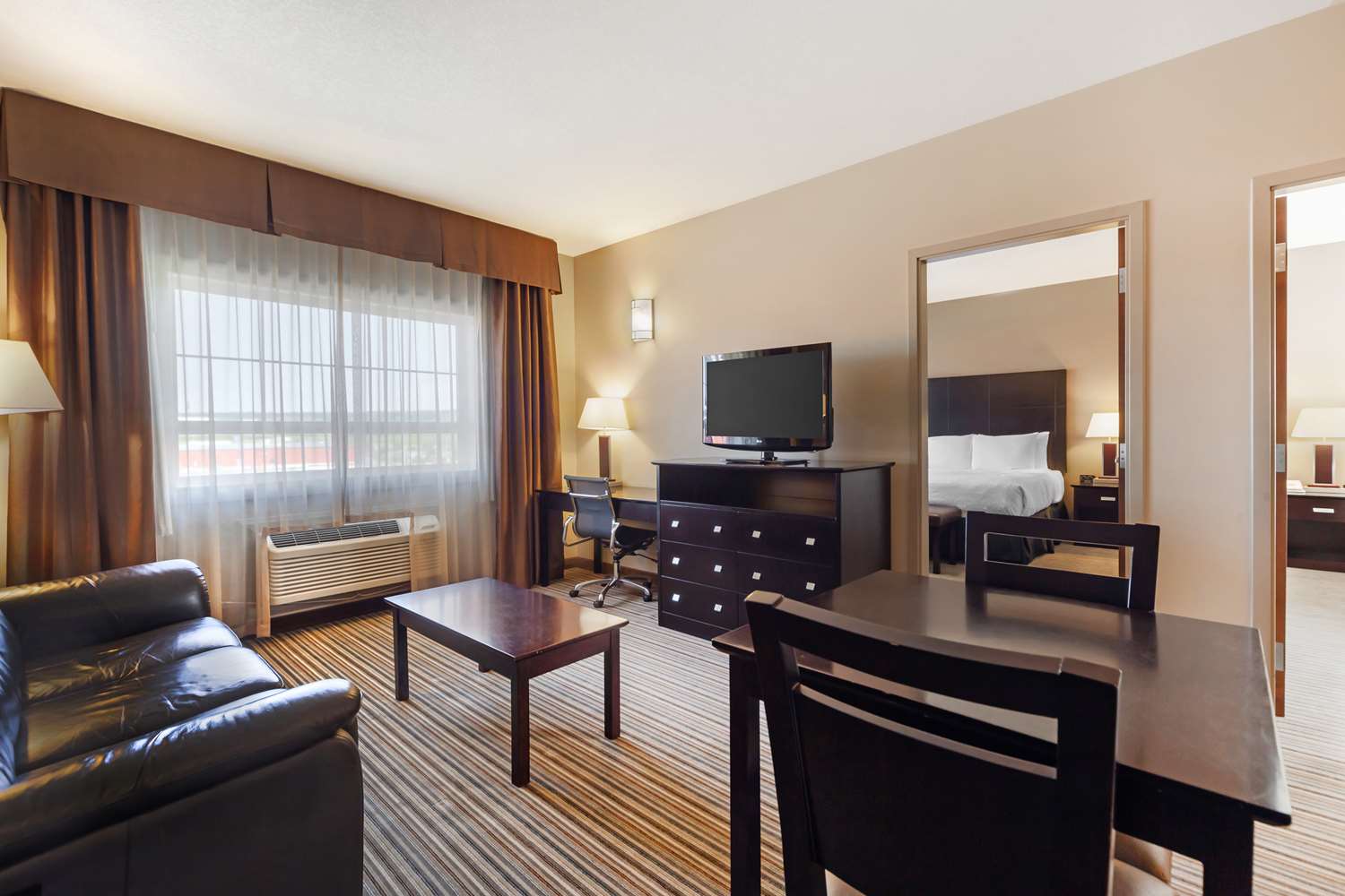 Best Western Plus Peace River Hotel and Suites 32/46