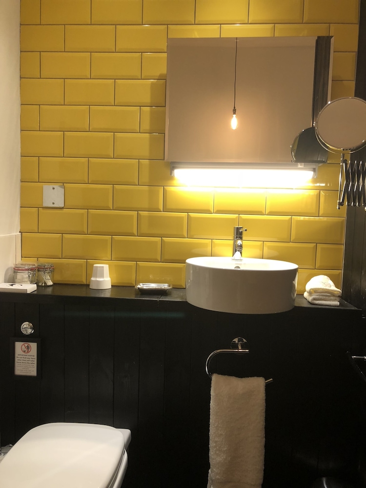 manorhaus Llangollen 49/50