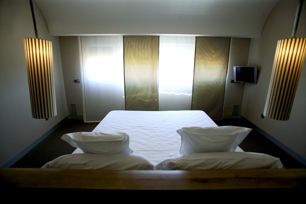 HOTEL PAGO DEL VICARIO 6/26