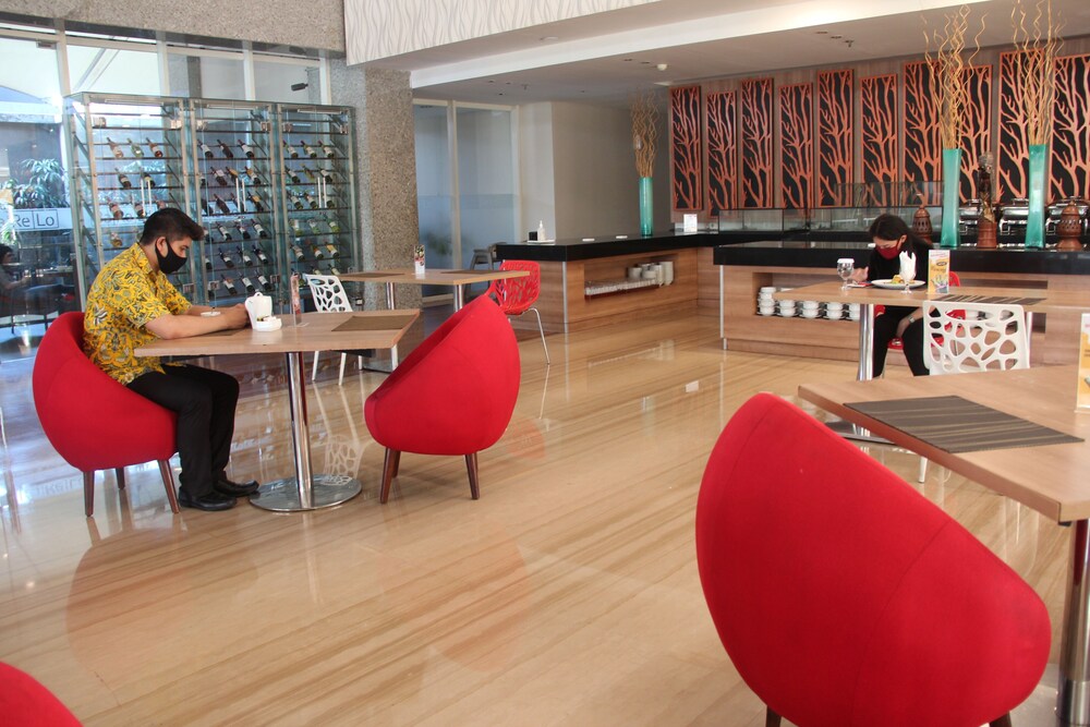 Swiss Belinn Manyar 58/75