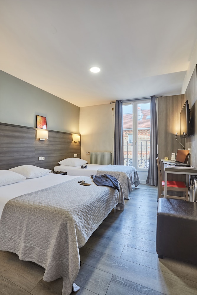 Huni Hotel 16/32