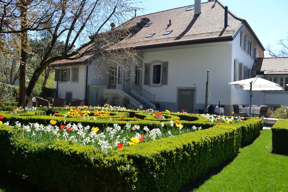 Hostellerie Le Petit Manoir 51/54