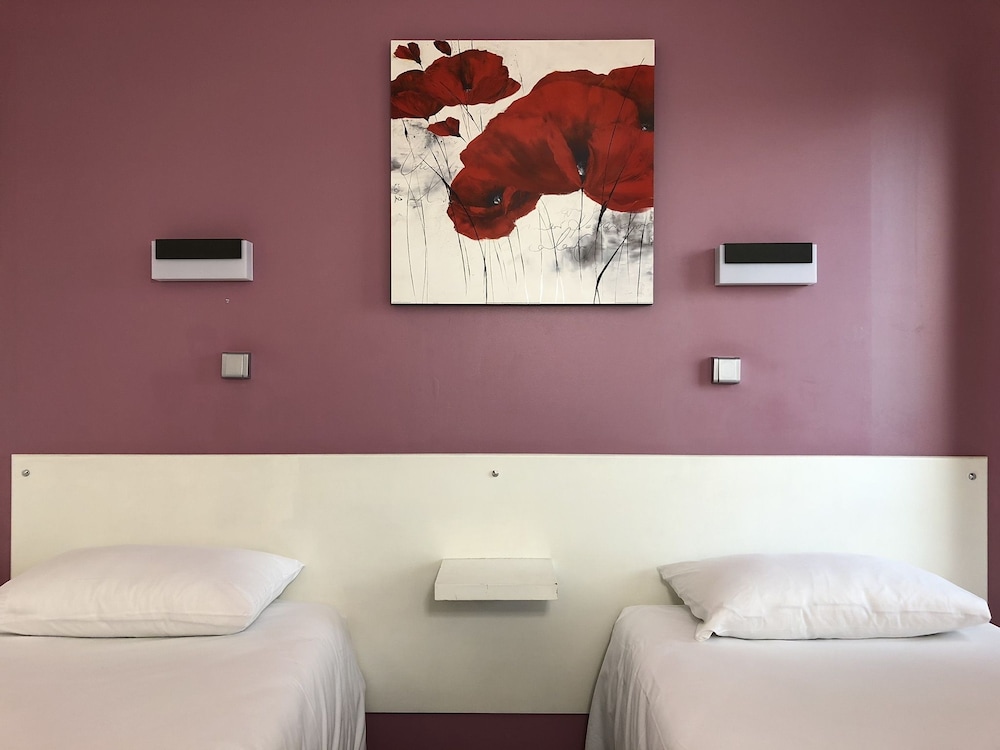 Halt hôtel 11/50