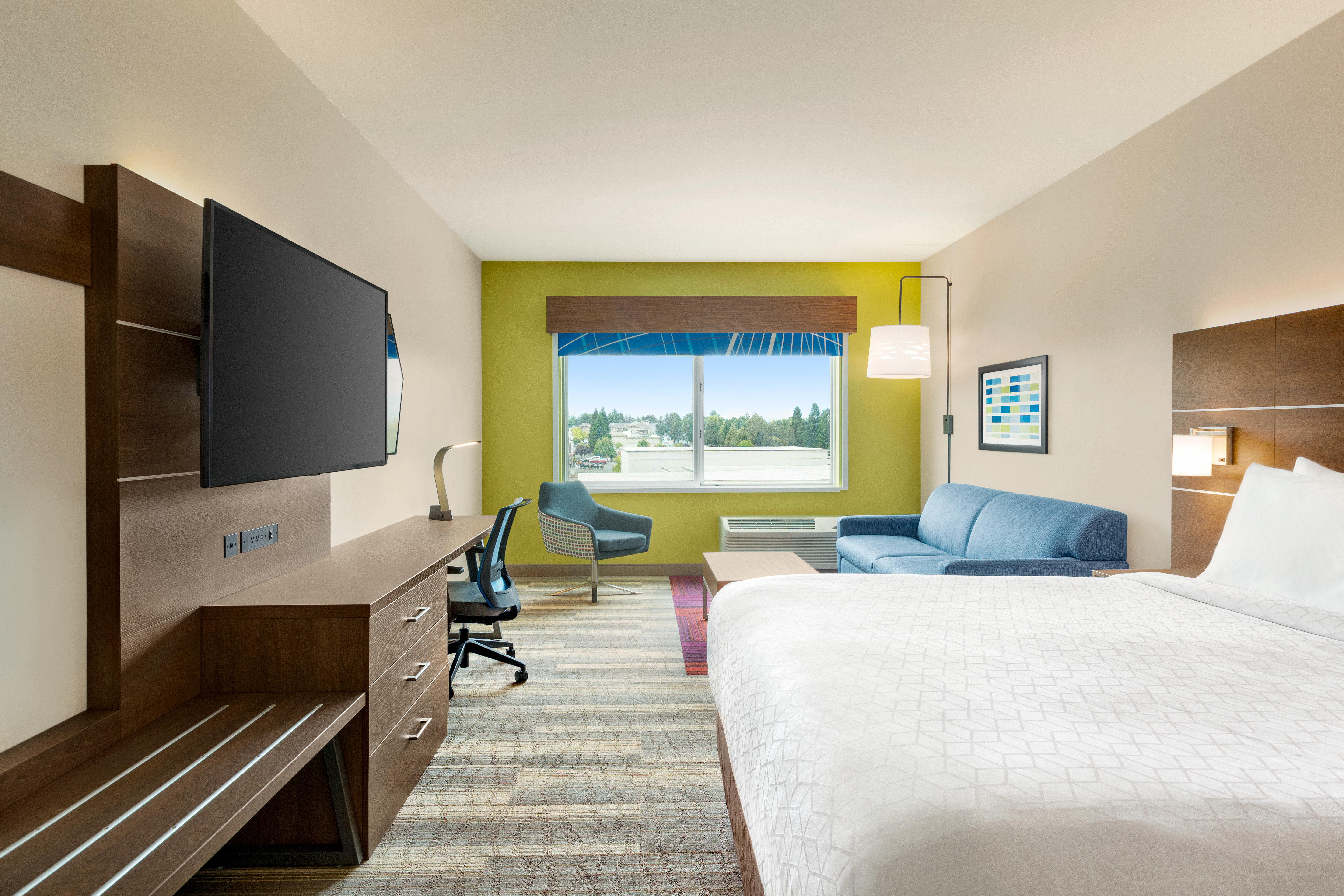 Holiday Inn Express & Suites - Ukiah 18/80