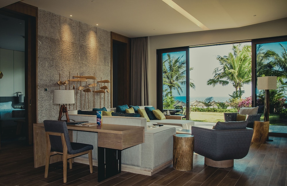 THE WESTIN SHIMEI BAY RESORT 48/70