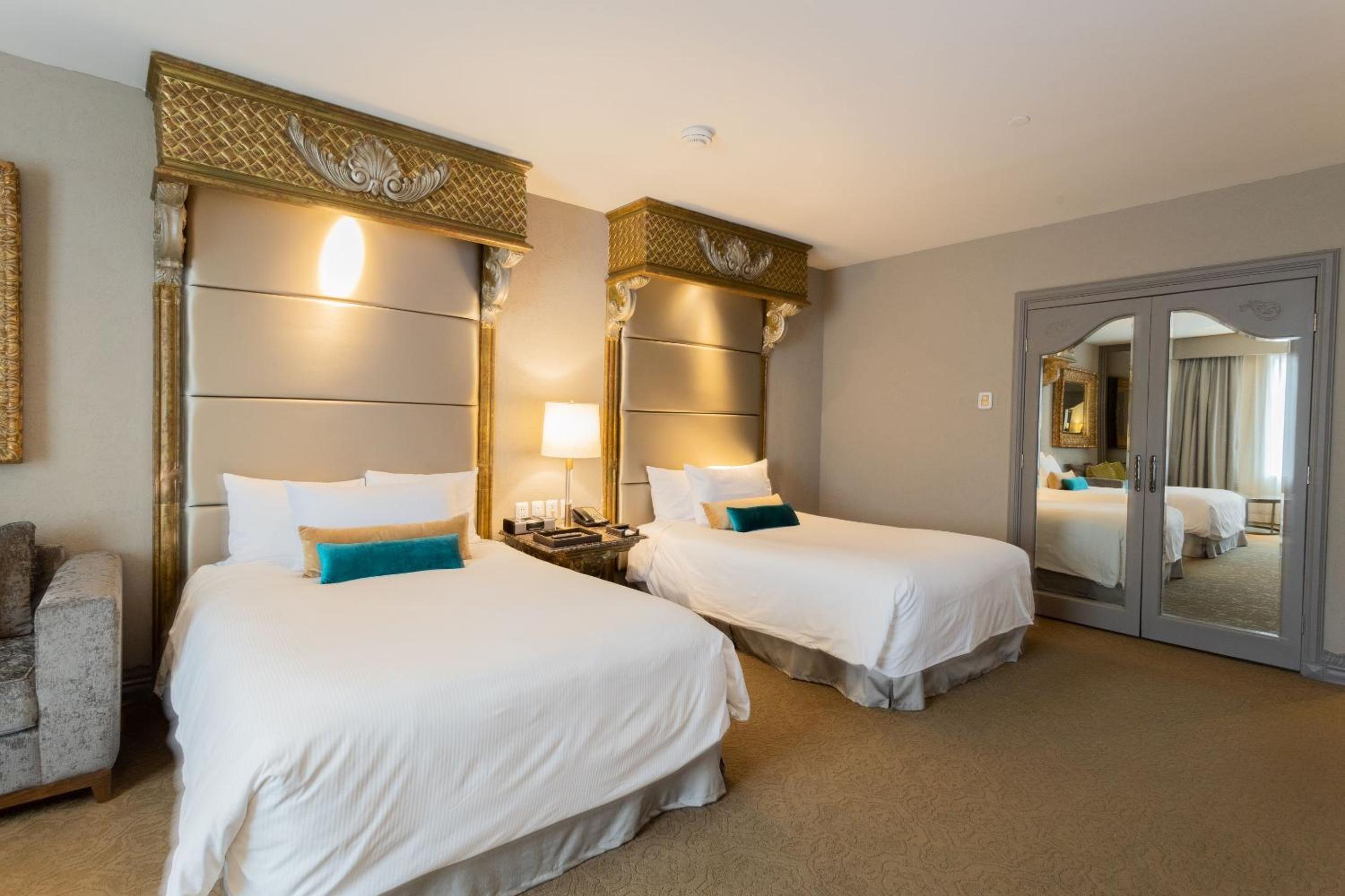 Master, Suite, 2 Queen Beds