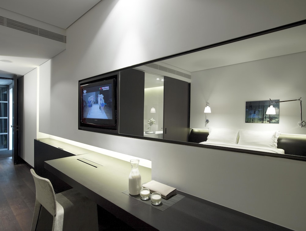 Lobby at The Met Hotel, a Member of Design Hotels, THESSALONIKI