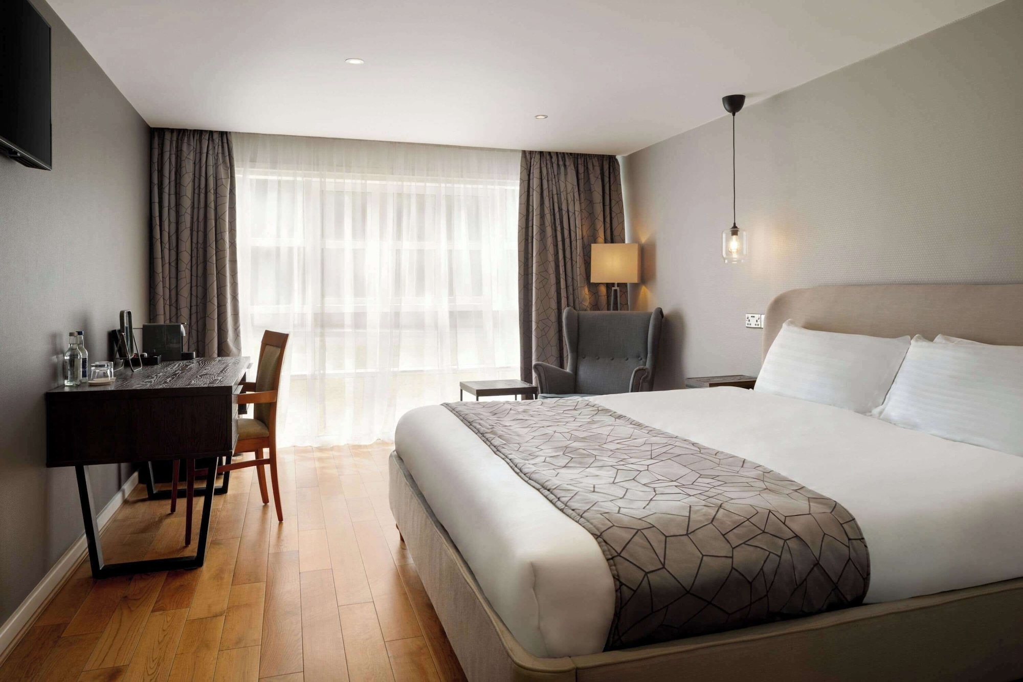 SUPERIOR, KING BED