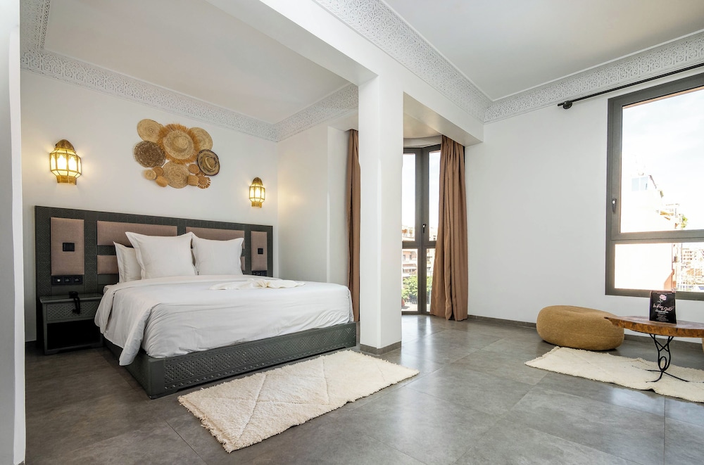 Fashion Hotel 13/47