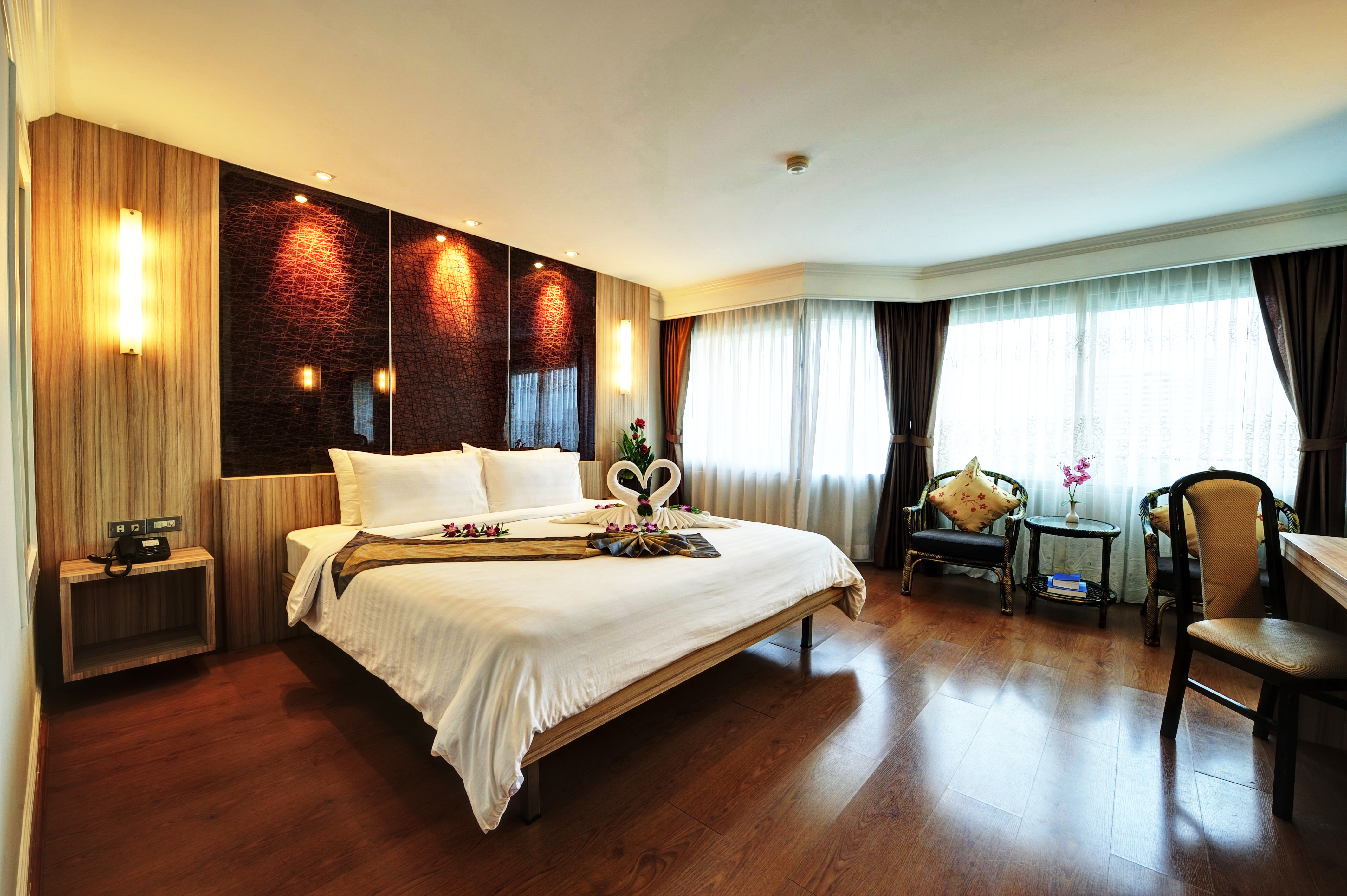 Deluxe, Double or Twin Bed