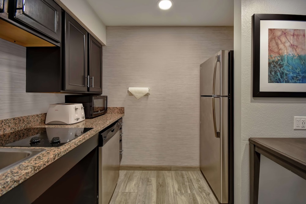 جناح بسرير كينج بغرفة نوم واحدة لذوي الإعاقة، Homewood Suites by Hilton Edgewater-NYC Area 3/3